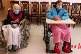 82岁女儿陪伴103岁母亲一起养老！“妈妈在哪儿，哪儿就是家！”图片