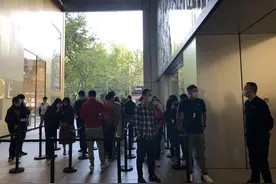 iPhone12首批用户：看中5G功能，觉得价格“惊喜”图片