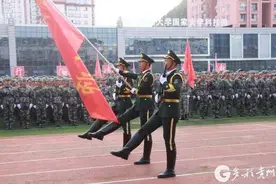 我们正青春！贵州师范大学2020级新生军训检阅实录图片