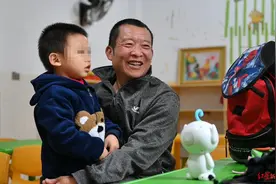 “爷孙”别离：养了3年半，亲子鉴定无血缘关系，一次冲动后孩子被送走图片