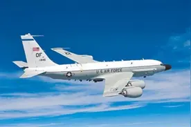 2架美军轰炸机现踪台东南海域 解放军战机同日现身图片