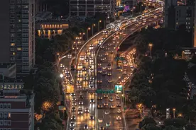 新能源车“卖疯了”？燃油车遭遇退单？上海限行新政引发一波车市震动 | 中国汽车报图片