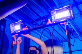 NASA正为VIPER探测器配备LED泛光灯 用于在月球黑暗的地方寻找水图片