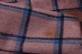 厚衣服脏了，先别着急洗，试试这些方法，立马干净了图片