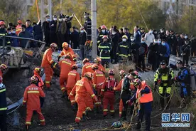 天津一铁路桥梁坍塌事故已造成7死5伤图片