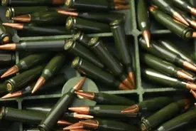 新兵首次实弹射击，4人打出5发子弹50环图片