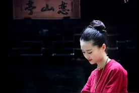 了然｜她如是图片