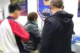 不写作业玩手机被妈妈批评，14岁男孩怒拿老爸汽车钥匙，驾车上路图片