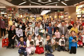 那年的人，身边的河，城中的事！深圳作家张黎明、赵川、丞卫分享书中“深圳往事”图片