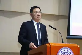 马晓磊任山东省淄博市代理市长图片