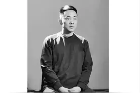 “抽名烟、喝名酒、穿名牌、戴名表、坐名车”的他，还干了啥？图片