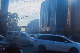 超美！昆明今早的鱼鳞云，你拍到了吗？图片