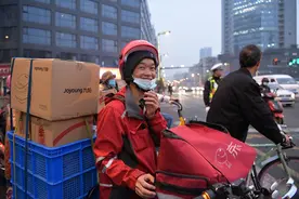 视频｜瞌睡还没睡醒就到门口了 来看双11快递的最后一公里图片