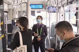 乘坐公交须全程佩戴口罩 若劝阻无效可拒绝发车图片
