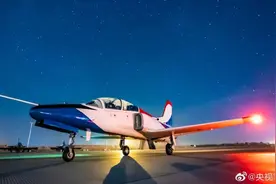 真飒！歼击机女飞行学员超酷大片来了图片