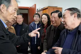 厚意自乎友情，相聚畅聊往事——贾平凹等日前看望阎纲先生图片