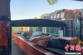 “双11”期间探访内蒙古快递分拨点：忙中有序 现代化设备助力图片