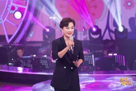 “甜歌皇后”李玲玉“嗨唱”《天竺少女》，57岁不服老，希望能跟20岁的儿子同步走图片