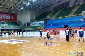 2020江西省男子篮球联赛火热进行 省直机关队82比76战胜强敌南昌队图片