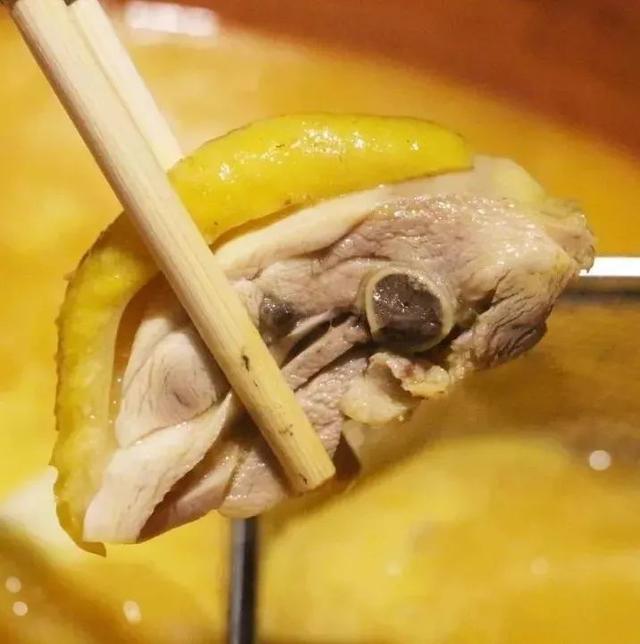 炖酸辣花胶鸡汤做法 2026年炖酸辣花胶鸡汤做法窍门 炖酸辣花胶鸡汤做法 2026年炖酸辣花胶鸡汤做法窍门