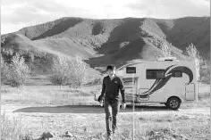 男子开房车从北京出发从北往南环游中国，在长沙停留最久图片