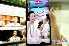 薇娅们一年能挣多少钱？圈内人揭秘主播收入潜规则图片