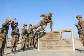 1457个仰卧起坐、掷手榴弹93.2米……这些子弟兵，牛图片