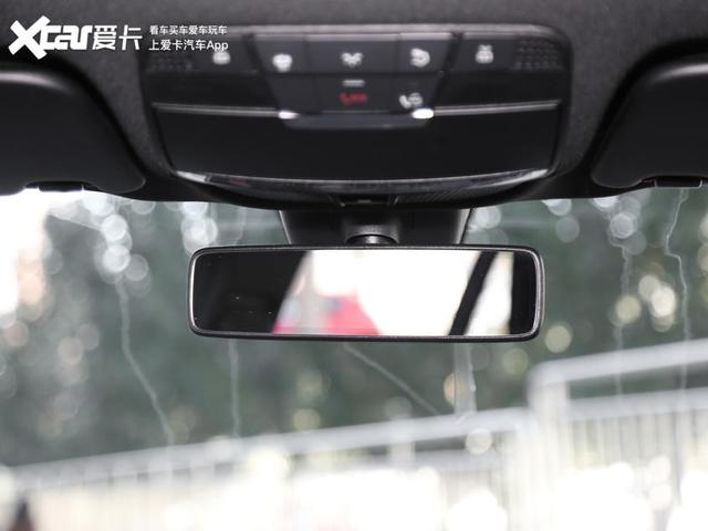 豪华品牌中型SUV的中坚力量，奔驰GLC解读低配车