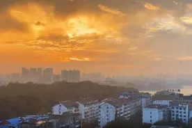 江西九江：霞染浔阳城 尽显生态美