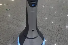 兰州地铁又现“新员工”，原来是智能机器人小豹亮相啦图片