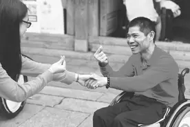 走出去，重新拥抱生活吧图片