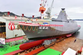 日本新型隐身护卫舰高调下水 计划2022年正式服役图片