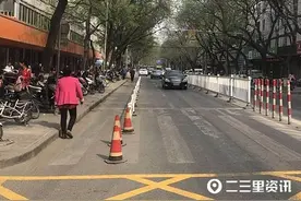 市民：中医医院附近停车不方便有啥办法？稍不留神可能被拍违停图片