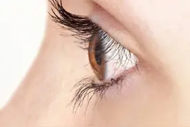 睫毛增长液有奇效？长期用睫毛增长液或损害眼部 你用过吗？图片