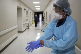 美国医院上万周薪“抢招”护士 美媒：或致部分地区人手短缺图片