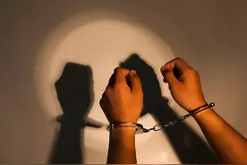 女子卖淫前将男友“赶”出门，几天后在床下发现她的尸体！多年后真相大白：嫖客遭抬价50元起杀意图片