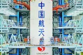 青春在燃烧，为了心中的奔月梦图片