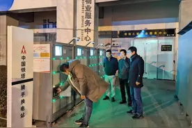 骑手送外卖更方便骑手送外卖更方便 铁塔已在四川开通2800余个换电站图片