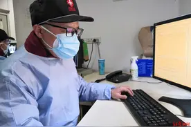 成都这位驰援武汉的医生凯旋归来，却来不及送母亲最后一程图片