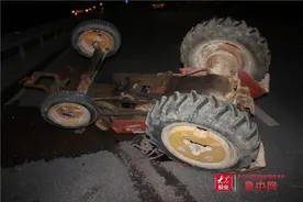 淄博高青一面包车牵引故障拖拉机发生事故，调查结果出炉图片