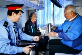 铁路：我们接受现金购票图片