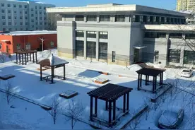 师生镜头下的黑龙江工商学院丨雪息我不息 冰霜伴我行图片