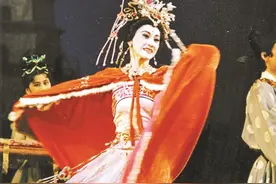 陈爱莲 在天堂起舞弄清影图片