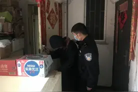 老太太在派出所里悠闲打起了太极拳？民警却为她忙开了图片