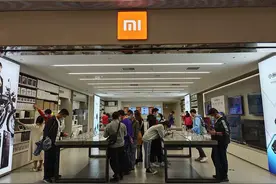 围攻县乡线下机暴利市场，小米要开万家授权店，零售商：Ov给的支持更大图片