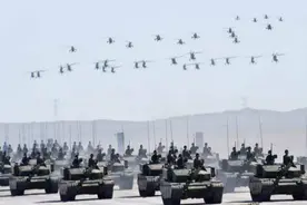 解放军全面进入机械化时代图片