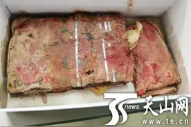 拾荒老人1.8万元现金被污水浸泡 银行“妙手回春”全额换新币图片