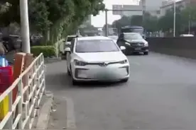 为救婴儿司机连闯红灯，家属拒绝作证 他说：不后悔图片