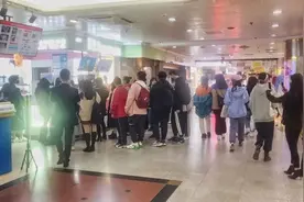 4小时40元！奶茶店雇人排队不为成“网红”，套路太深……图片