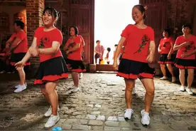 封开莲都农村家嫂舞蹈队：搞宣传当义工，妇联工作好帮手图片